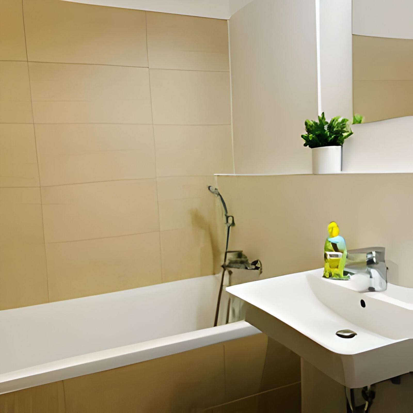 19th Floor Free Parking & View * Pressburg